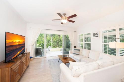 Seven Mile Beach Casa | Crescent Point #9: 3Bed Condo