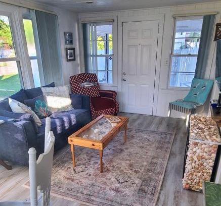 Crescent Beach Casa | Crescent Vintage Cottage