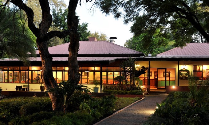 Maun Hotel | Cresta Riley's