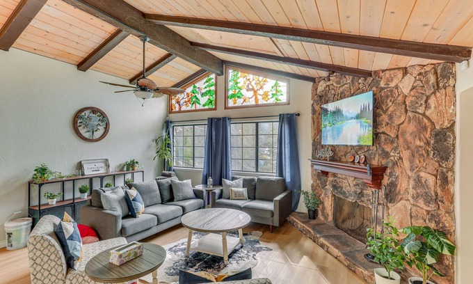 Crestline Casa | Crestline Home w/ Private Hot Tub: Steps to Lake!
