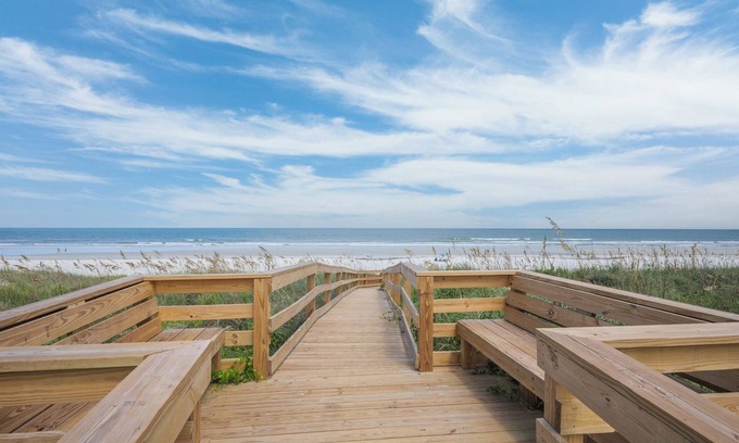 Butler Beach Condominio | Creston House
