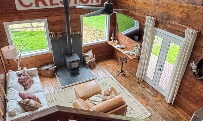 Creston Casa | Creston Inn #3 - Rustic Barn, King Bed w/stairs, close to West Glacier