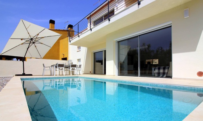 Pau Chalet De Esquí | CREU BLANCA- Magnífica casa con piscina privada ubicada en Pau