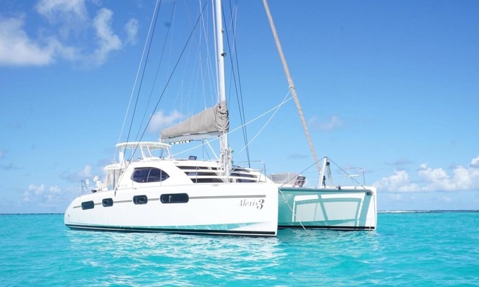 Road Town Alquiler De Eote | ¡Catamarán de lujo con tripulación todo incluido, excelente navegación y excelentes restaurantes y vinos!