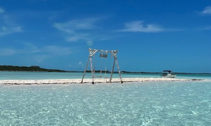 Paradise Island Alquiler De Eote | Crewed Yacht Charter Bahamas 80 feet