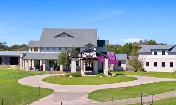 Dripping Springs Casa | Cricket Hill Ranch - Private Luxury Pool|Billiards