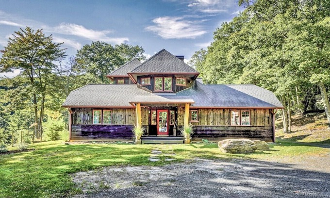 Bearsville Casa | Cricket Ridge Mountain View Retreat