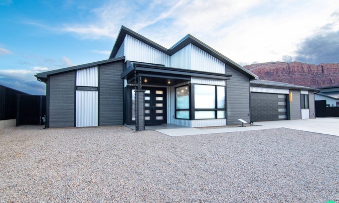 Moab South Valley Casa | Crimson Place - Moab Home with a Private Pool!