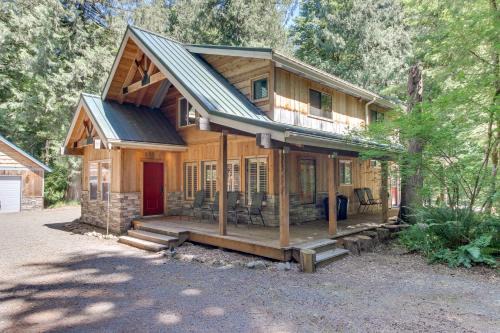 Welches Casa | Crimson & Stone