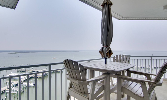 Crisfield Condominio | Crisfield Vacation Rental Condo w/ Community Pool!