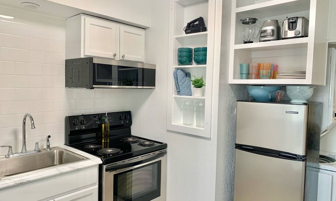 Kokomo Condominio | Crisp and Modern one bedroom condo on Northwest side of Kokomo