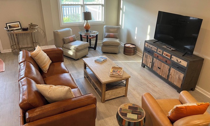 Quaker Street Apartamento | Crisp ..clean beautiful recently renovated apartment !! Long TERM RENTAL option