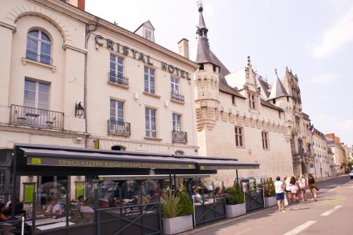Saumur Hotel | Cristal Hôtel Restaurant - Logis Hotels