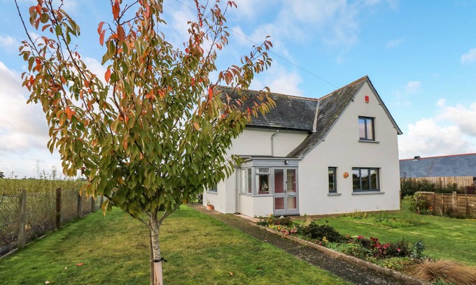 Whimple Casa | CROCKERNHAYES, pet friendly, character holiday cottage in Whimple