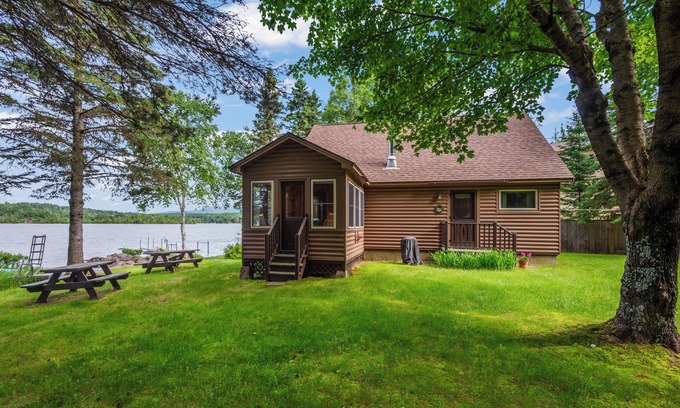Rangeley Casa | Croker Cottage | Charming Cottage on Rangeley Lake