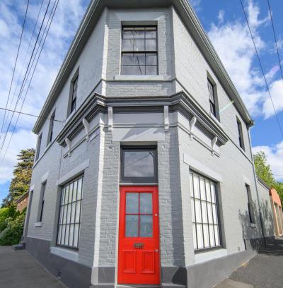 Battery Point Apartamento | Cromwell Apartment - 3 Red Doors Battery Point