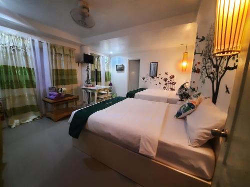 Oslob Cama Y Desayuno | Cronin Residences