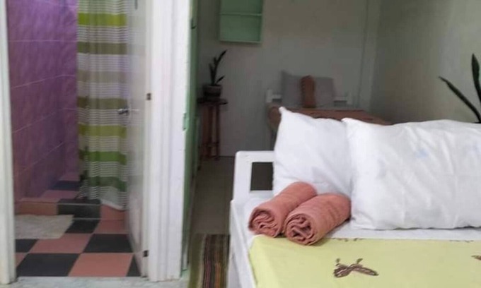 Oslob Complejo | CroninResidence/family room for 5pax/breakfast