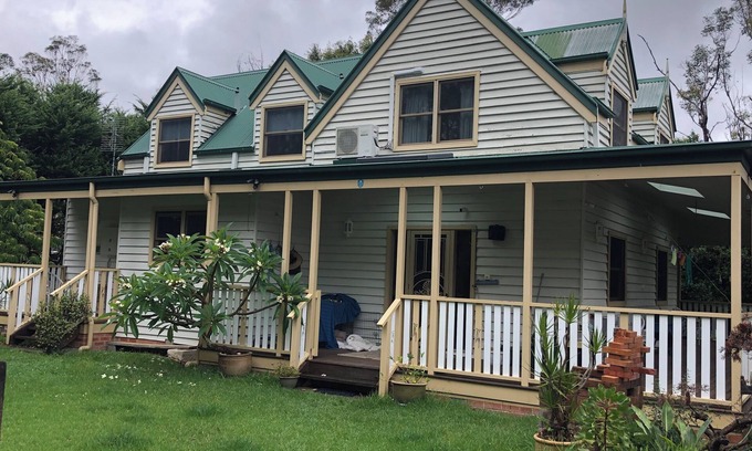 Falls Creek Otro | Crooby Cottage Farmhouse: close to Jervis Bay, private location, lush gardens