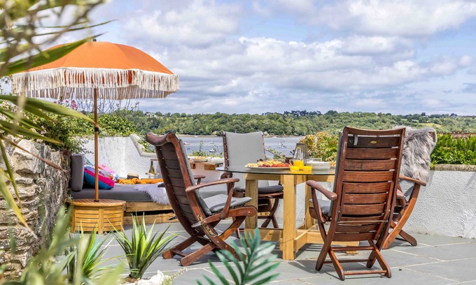 Dittisham Cabaña | Crooks Cottage (Dittisham) - sleeps 4 guests in 2 bedrooms