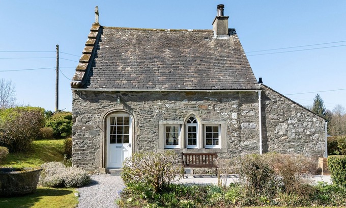 Gatehouse-of-Fleet Cabaña | Cross Cottage - a house that sleeps 2 guests in 1 bedroom