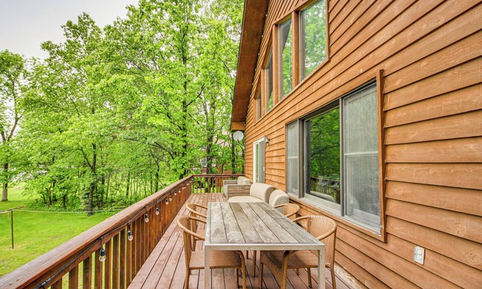 Crosslake Cabaña | Cross Lake Retreat w/ Dock, Deck & Paddleboards!