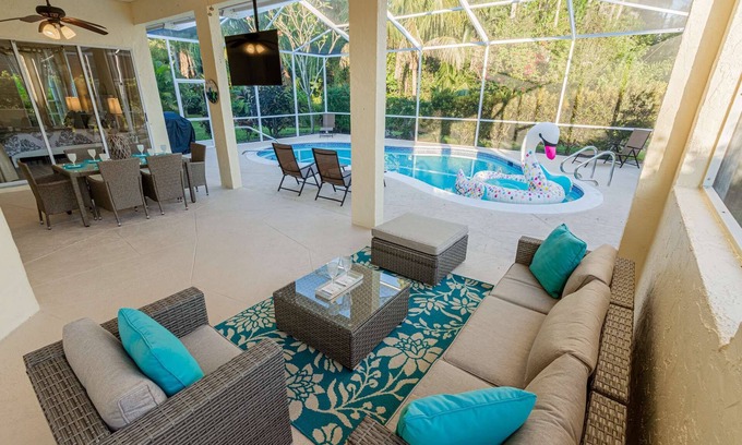 Crown Pointe Casa | ¡Cotizada recientemente! Lanai cubierto con TV - Piscina climatizada, casa recientemente renovada con estilo costero, King in Master