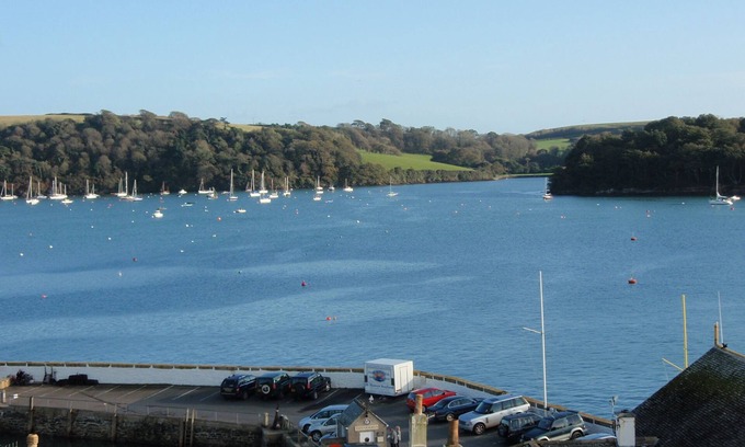 St. Mawes Apartamento | Crows Nest: a modern apartment in the centre of St Mawes with stunning sea views