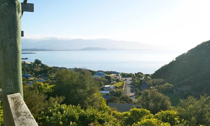 Tata Beach Casa | Crows Nest - Tata Beach Holiday Home
