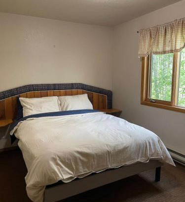 Crowsnest Pass Casa | Crowsnest River Chalet - Trout