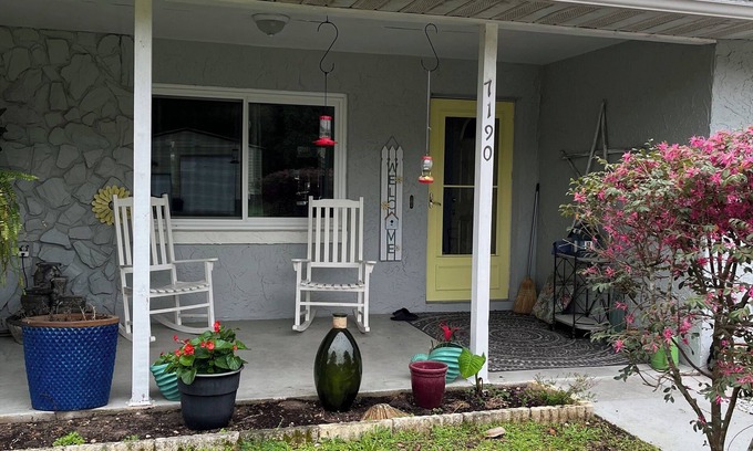 Crystal River Cabaña | Crystal Cottage your destination to fun in the sun and activities