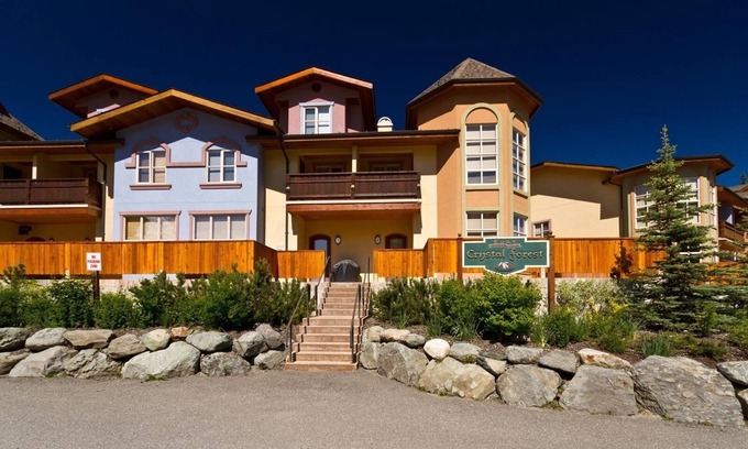 Sun Peaks Condominio | Crystal Forest #63 By Bear Country