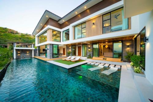 Santa Barbara Casa | Crystal Ocean Retreat Luxury Pool Home For 12