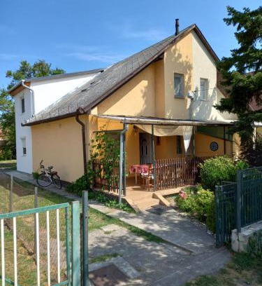 Balatonboglar Casa | Csalogány Villa Balatonboglár