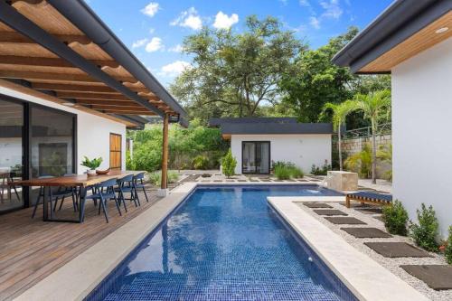 Tamarindo Villa | CU7 Beach Home Oasis with Private Pool and Guest House