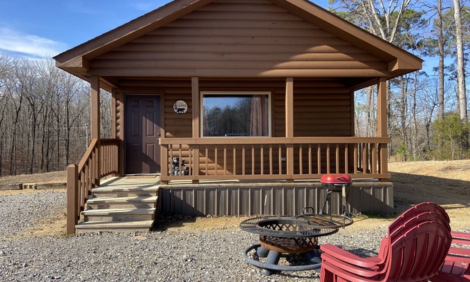 Mount Ida Casa | Cub Cabin has Star Gazing for Outdoor Lovers. No Pets Allowed
