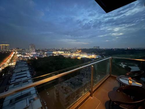 Taman Setia Indah Apartamento | Cube8Teens