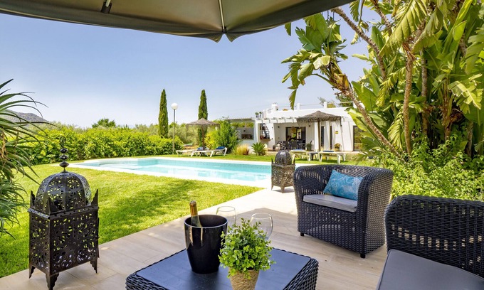 Alhaurín el Grande Cabaña | Cubo's Casa Rural El Oasis De Don Pedro / piscina privada / aire acondicionado / wifi gratis