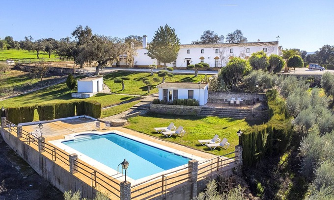 Alcalá del Valle Cabaña | Cubo's Casa Rural Hacienda El Baldio / Dehesa / alojamiento rural / piscina