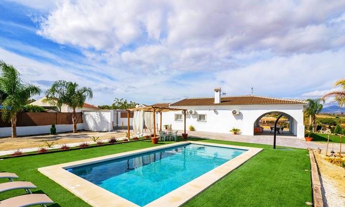 Alhaurín el Grande Cabaña | Cubo's El Sueño de los Abuelos / piscina privada / wifi gratis