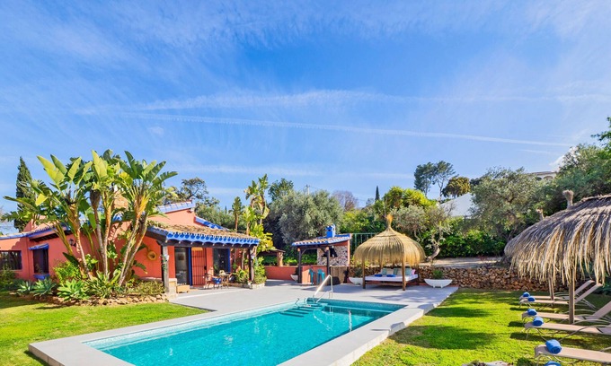 Alhaurín el Grande Cabaña | Cubo's Finca la Encina / Piscina / jardín privado / TV satélite / wifi