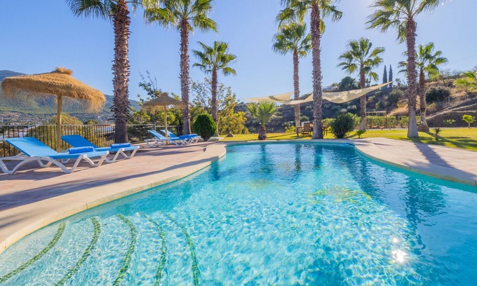 Alhaurín el Grande Cabaña | Cubo's Finca La Deseada / piscina privada / wifi gratis
