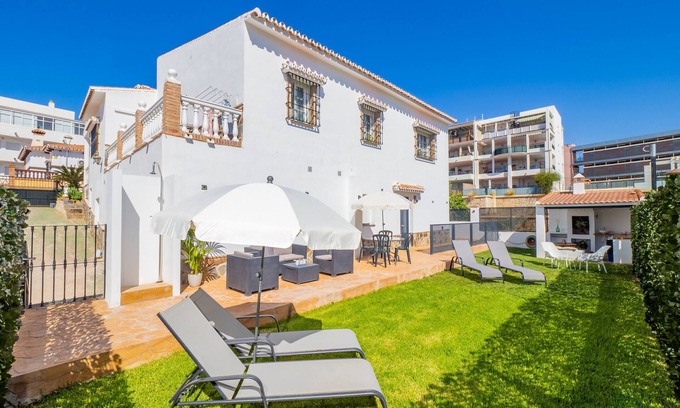 Torre de Benagalbon Cama Y Desayuno | Cubo's Hostal William's Sunny 5 with Breakfast / wifi gratis / aire acondicionado