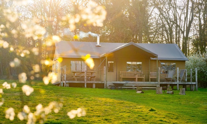 Saxmundham Cabina | Cuckoo, Lantern and Larks site located in Sweffling