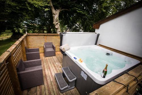 Rosevine Casa | Cuckoo's Nest at Country Ways