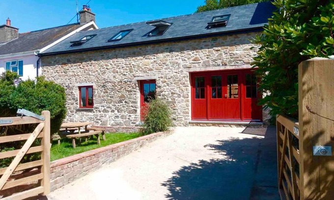 Haverfordwest Casa | Cuddfan Fach - Pembrokeshire Stunning Barn near the Coastal Path