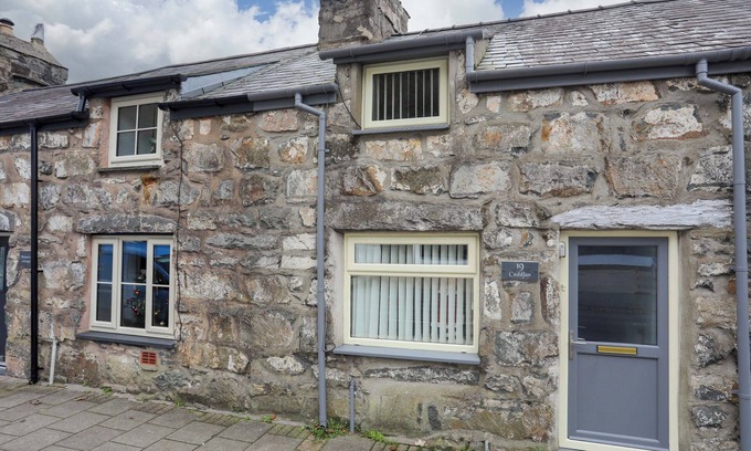 Tremadog Cabaña | CUDDFAN, pet friendly, with a garden in Tremadog