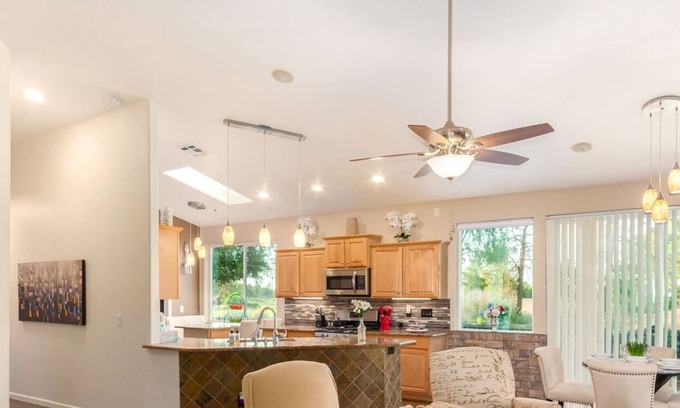 South Mountain Casa | Cul-de-sac home on the Ravenswood golf course