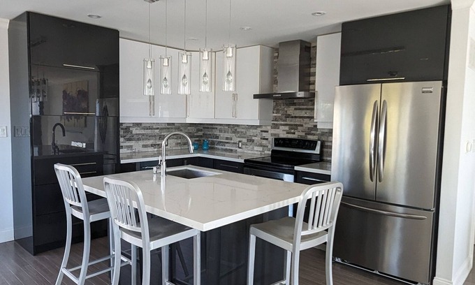 Brookhaven - Amesbury Casa | Cul de Sac Oasis in the City