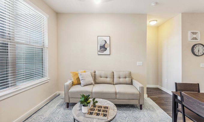 Southeast Houston Apartamento | Cullen 4307 I Parking I Pool I Gym I 2Bd/2Bth